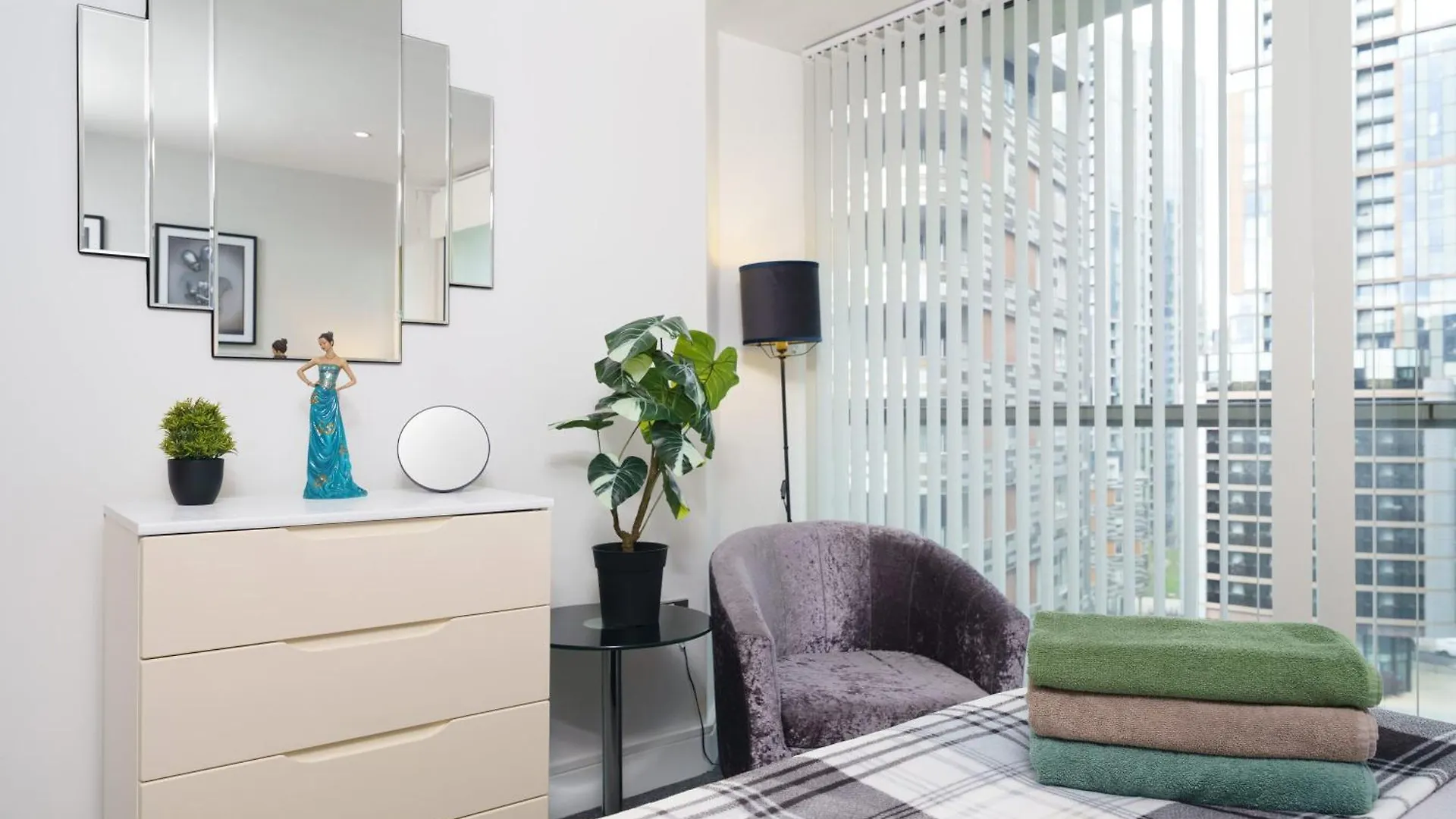 Cobalt Point 2 Apartment London
